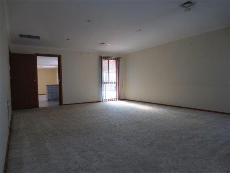 21 Abercarn Avenue, Craigieburn VIC 3064