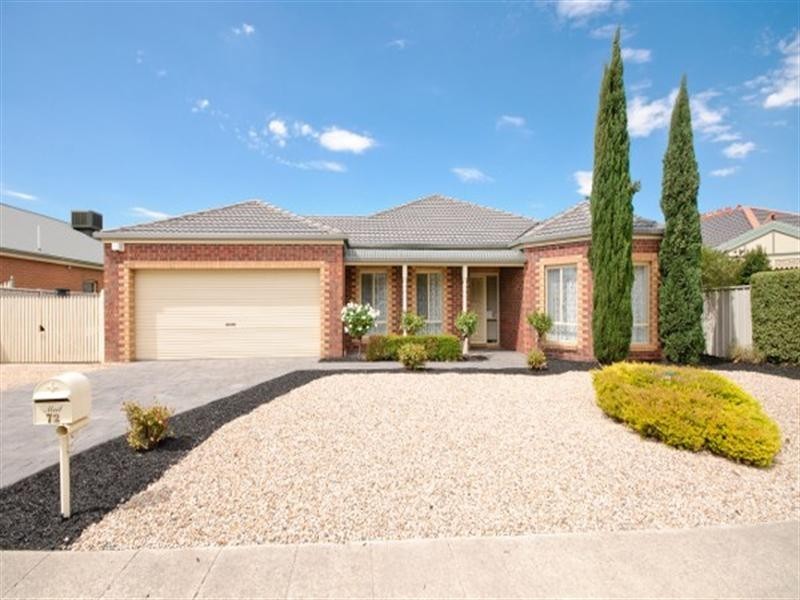 72 Lakes Drive, Craigieburn VIC 3064