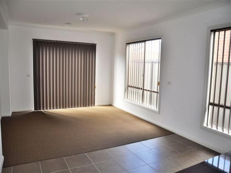 24 Black Wattle Road, Craigieburn VIC 3064