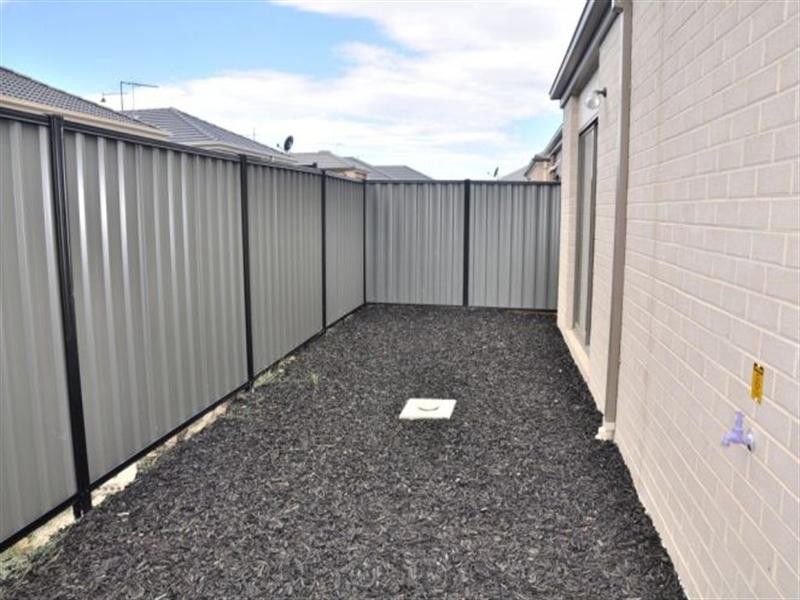 24 Black Wattle Road, Craigieburn VIC 3064