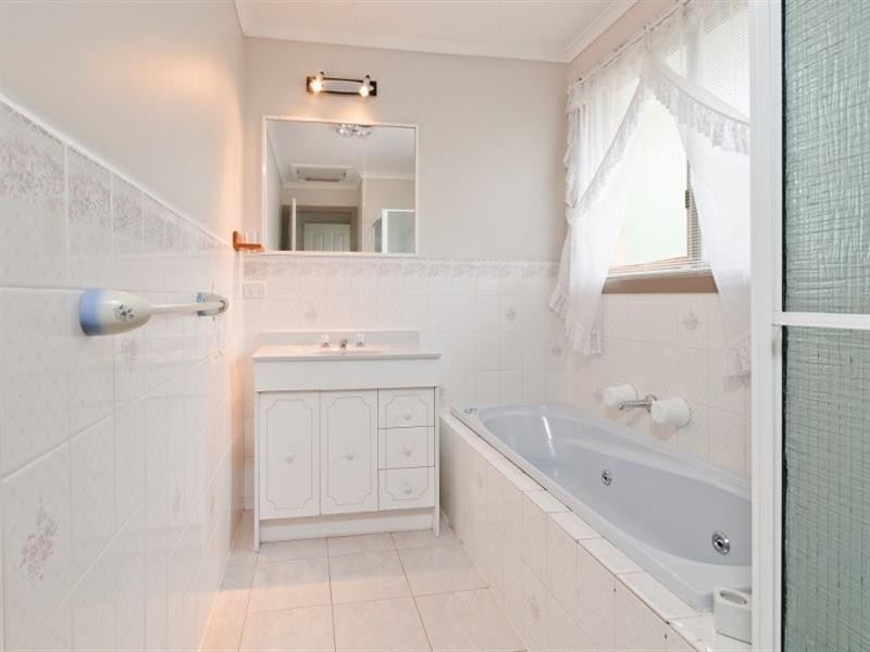 3 Kent Court, Craigieburn VIC 3064