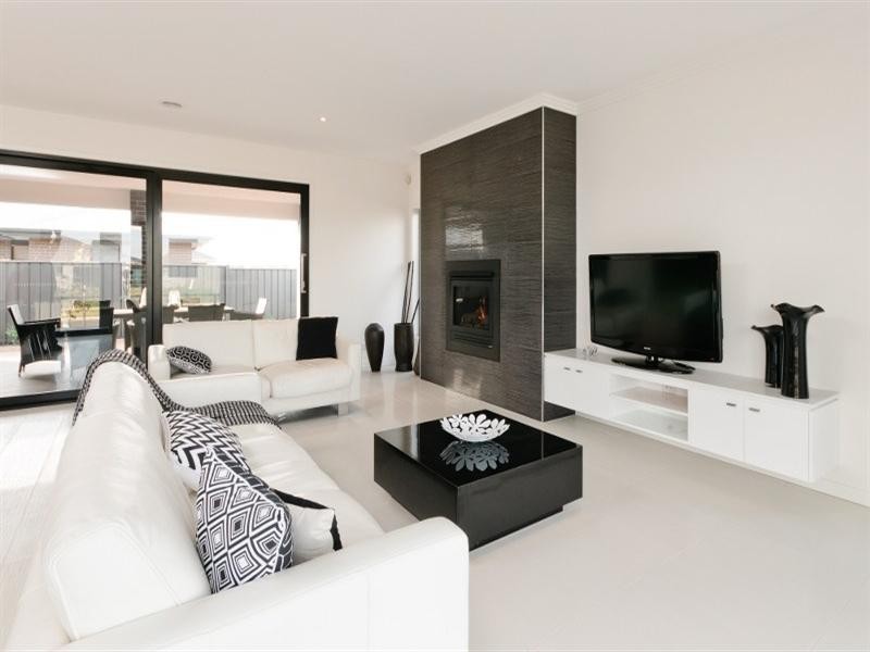 15 Cavalier Drive, Craigieburn VIC 3064