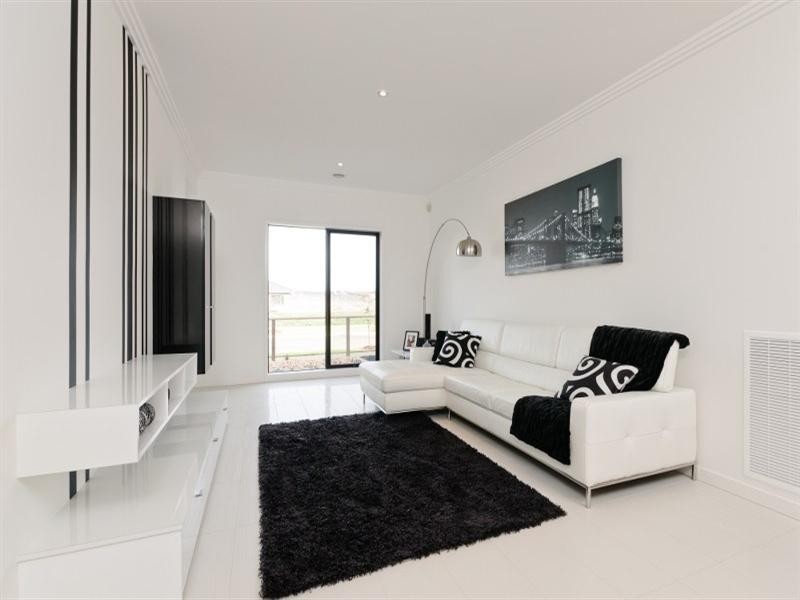 15 Cavalier Drive, Craigieburn VIC 3064