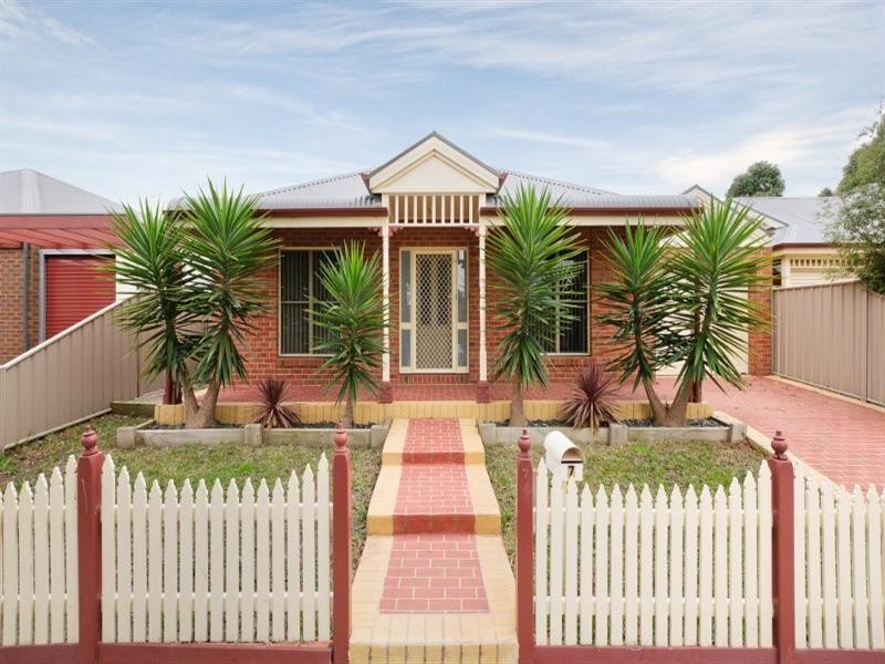 7 Bowman Glen, Craigieburn VIC 3064