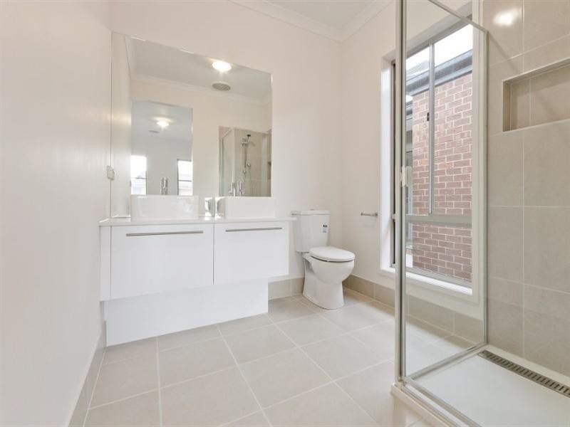 95 Biltmore Crescent, Roxburgh Park VIC 3064