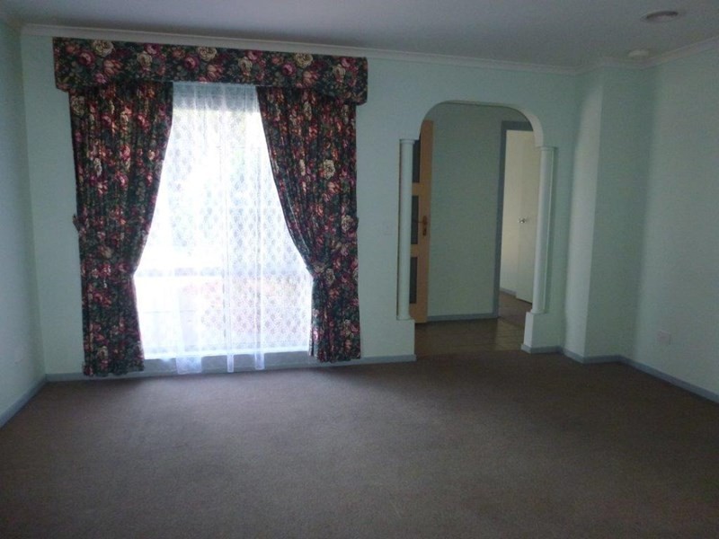 2 Lydd Court, Craigieburn VIC 3064