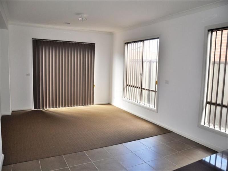 24 Black Wattle Road, Craigieburn VIC 3064