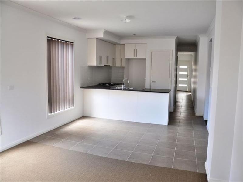 24 Black Wattle Road, Craigieburn VIC 3064