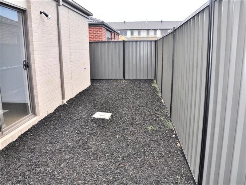 24 Black Wattle Road, Craigieburn VIC 3064