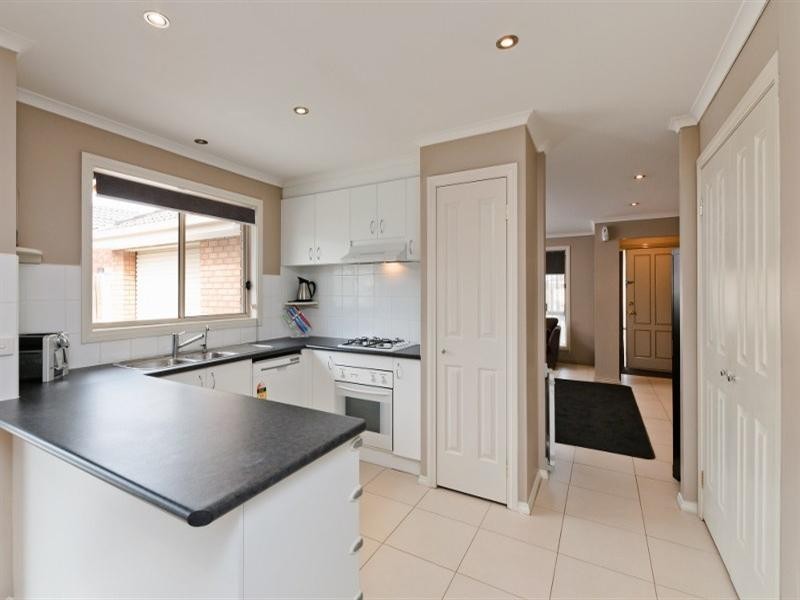 3 Bingin Place, Craigieburn VIC 3064