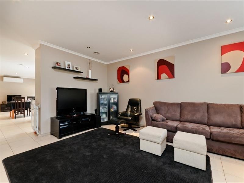 3 Bingin Place, Craigieburn VIC 3064