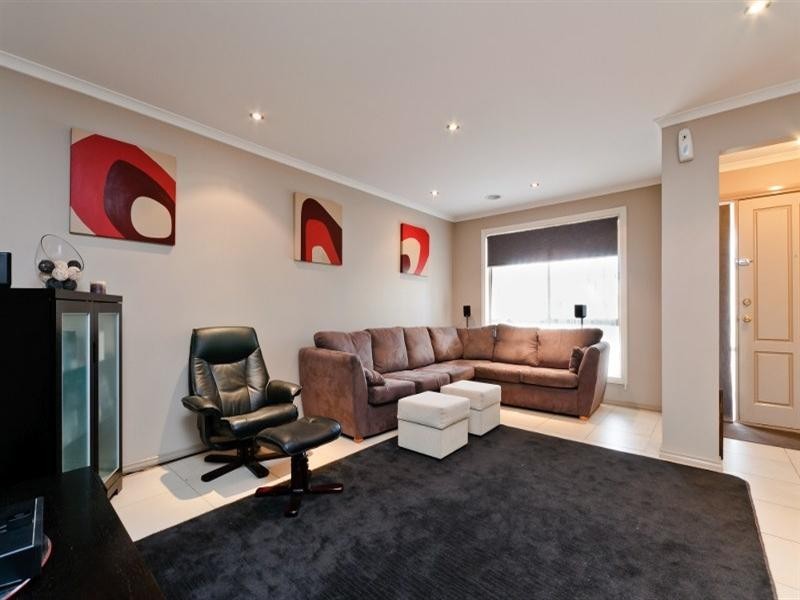 3 Bingin Place, Craigieburn VIC 3064