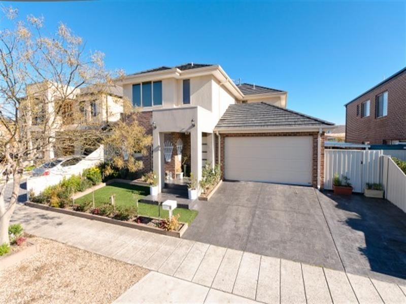 25 Long Island Circuit, Craigieburn VIC 3064