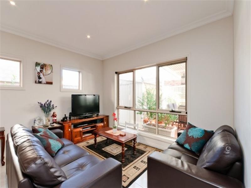 25 Long Island Circuit, Craigieburn VIC 3064