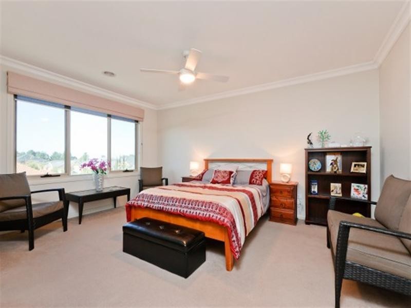 25 Long Island Circuit, Craigieburn VIC 3064