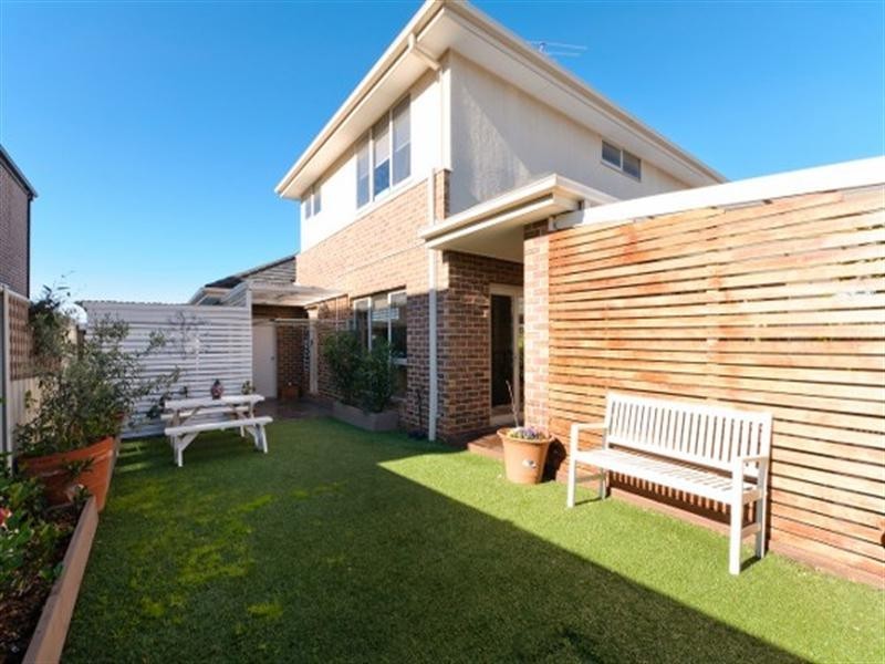 25 Long Island Circuit, Craigieburn VIC 3064