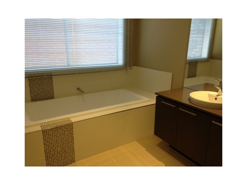 111 Gateshead Street, Craigieburn VIC 3064