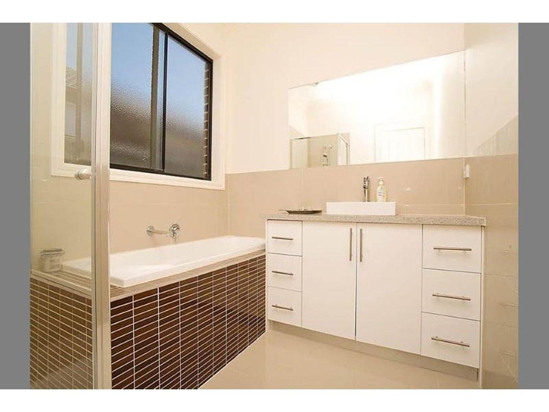 30 Mallacoota Way, Craigieburn VIC 3064