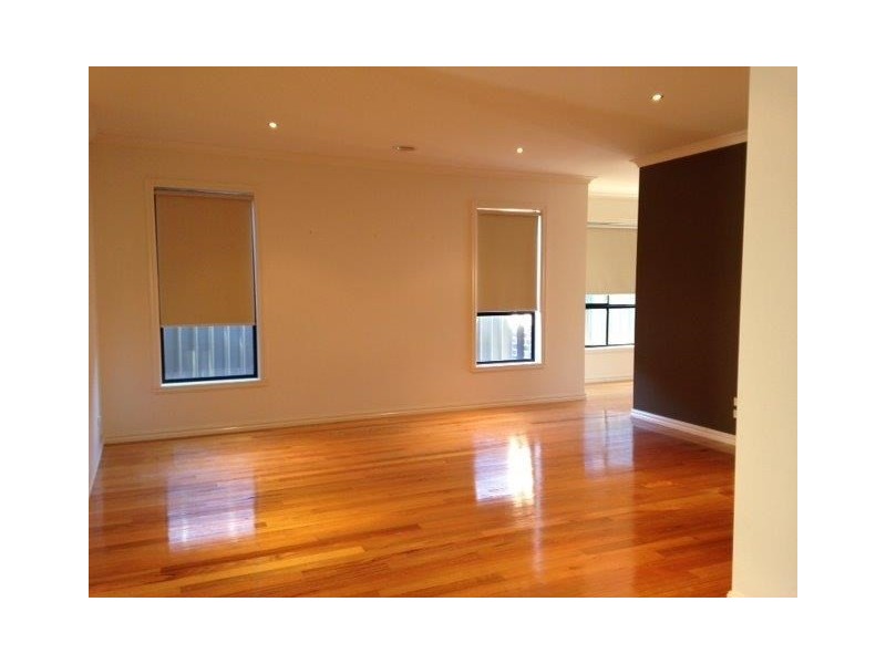 30 Mallacoota Way, Craigieburn VIC 3064