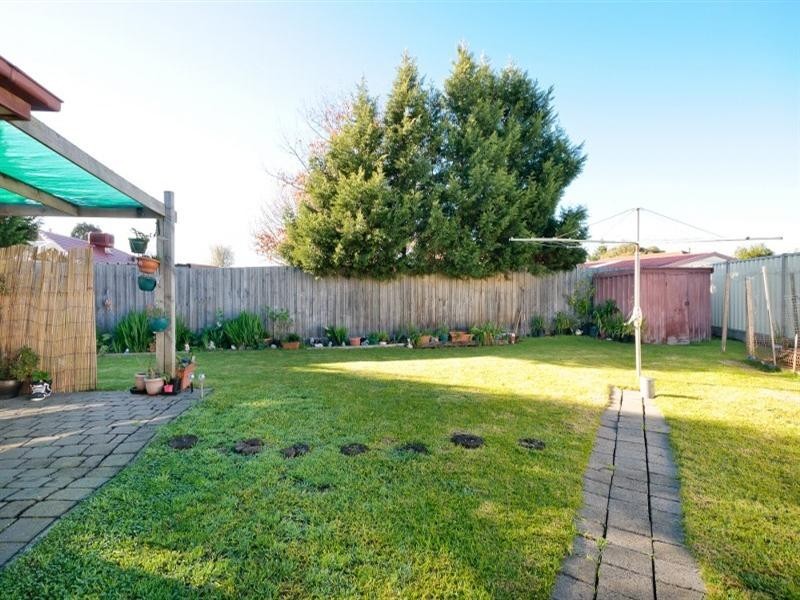 8 Ottery Court, Craigieburn VIC 3064