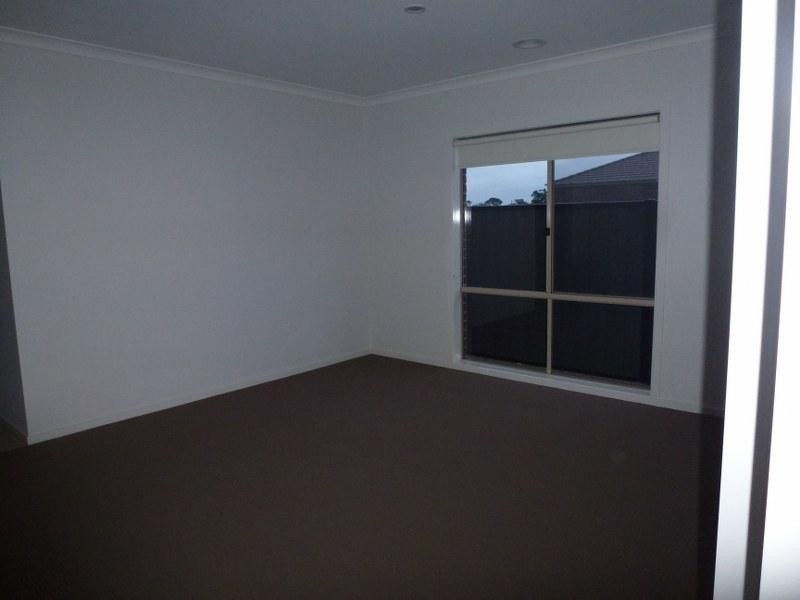 119 Moor Park Drive, Craigieburn VIC 3064