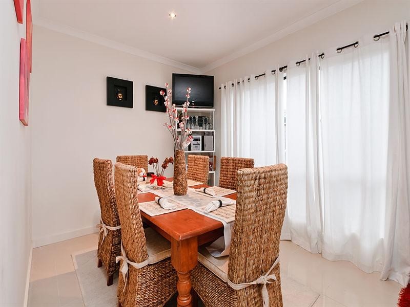 27 Dempster Drive, Craigieburn VIC 3064