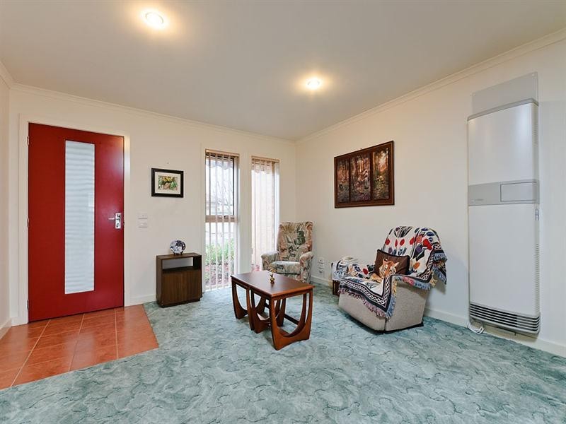2A Wedgewood Road, Roxburgh Park VIC 3064