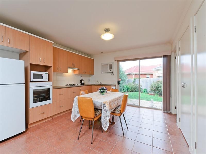 2A Wedgewood Road, Roxburgh Park VIC 3064