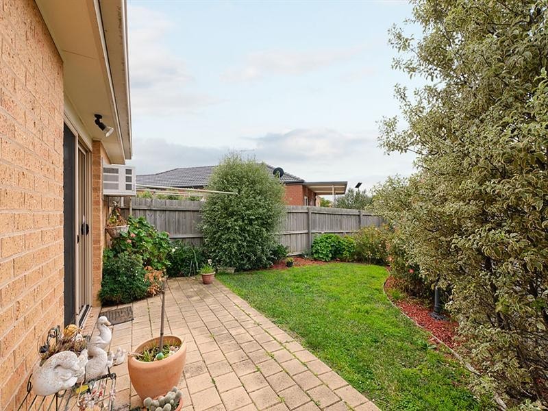 2A Wedgewood Road, Roxburgh Park VIC 3064