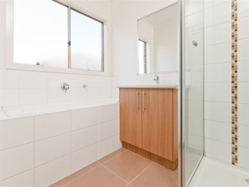 27 Kensley Circuit, Craigieburn VIC 3064