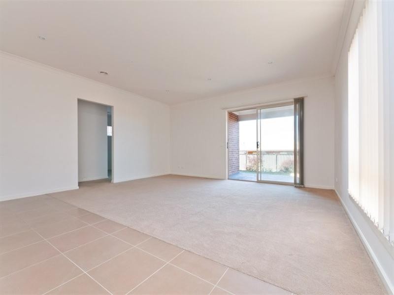 27 Kensley Circuit, Craigieburn VIC 3064