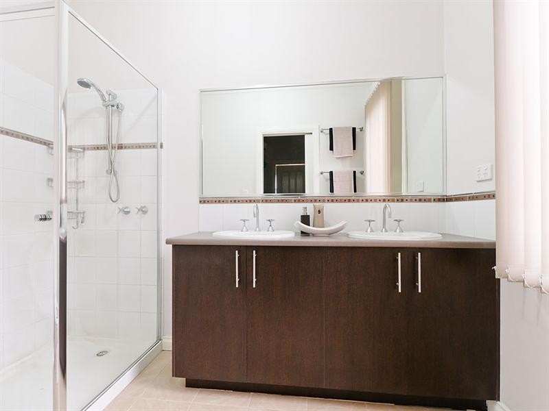 7 Parramatta Walk, Craigieburn VIC 3064