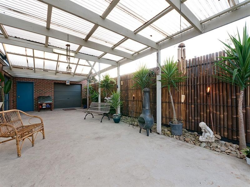 6 Sommeville Drive, Roxburgh Park VIC 3064