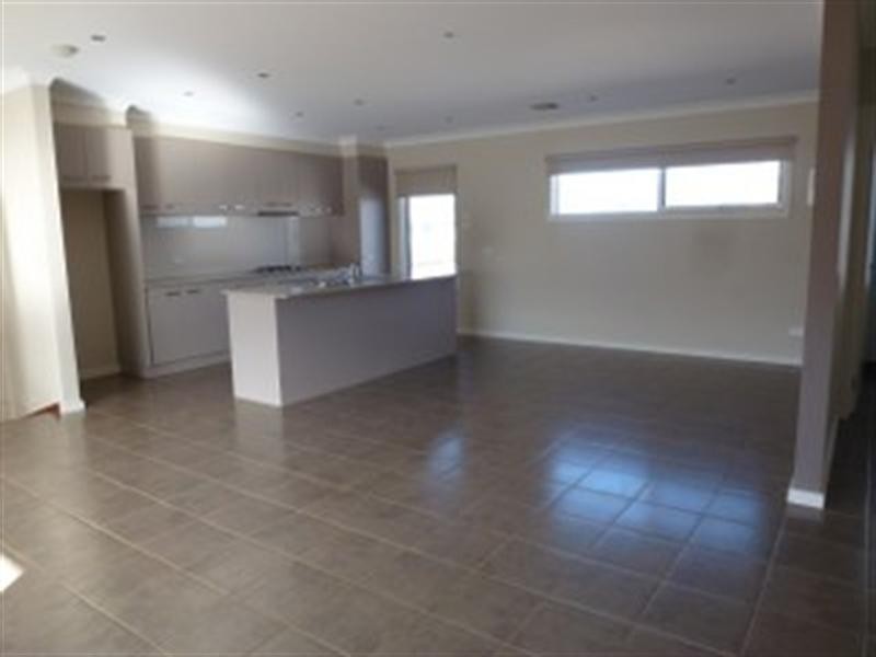 6A Centennial Park Drive, Craigieburn VIC 3064