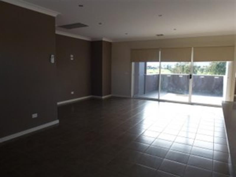 6A Centennial Park Drive, Craigieburn VIC 3064