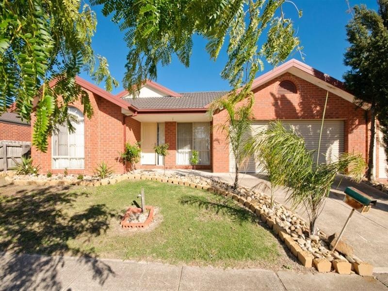 33 Limpopa Square, Roxburgh Park VIC 3064