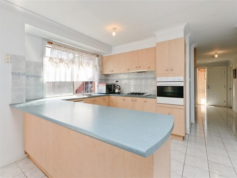 33 Limpopa Square, Roxburgh Park VIC 3064