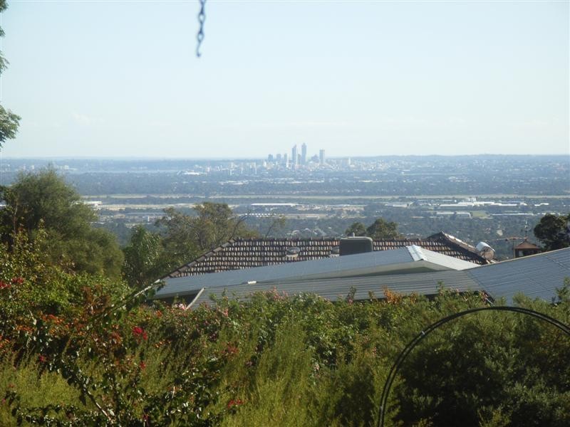 10 Peoples Avenue, Gooseberry Hill WA 6076