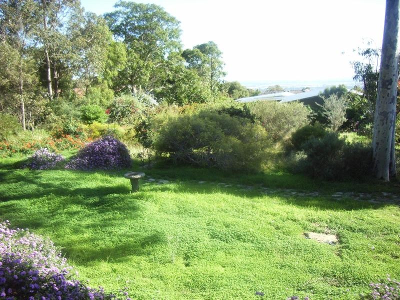 10 Peoples Avenue, Gooseberry Hill WA 6076