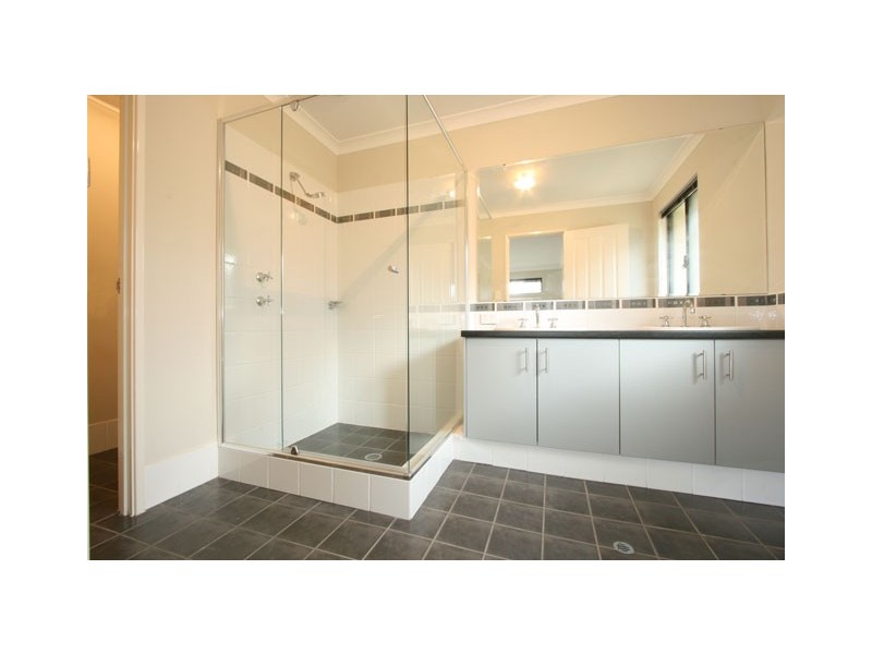 256 Adelaide Street, High Wycombe WA 6057