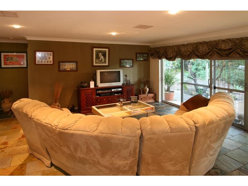 21 Booralie Way, Maida Vale WA 6057