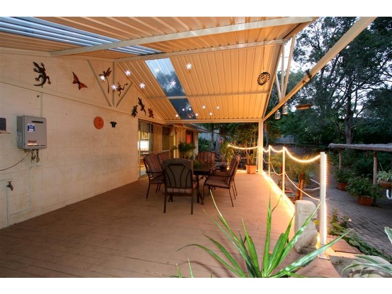 21 Booralie Way, Maida Vale WA 6057