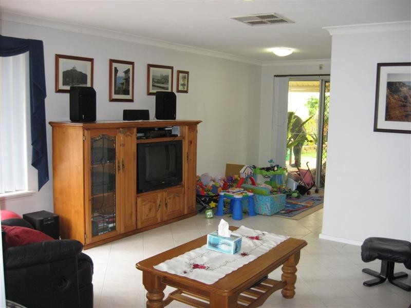 3 Yate Place, Forrestfield WA 6058