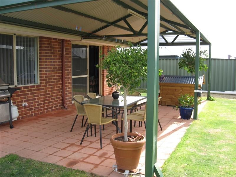 21 Benson Way, High Wycombe WA 6057