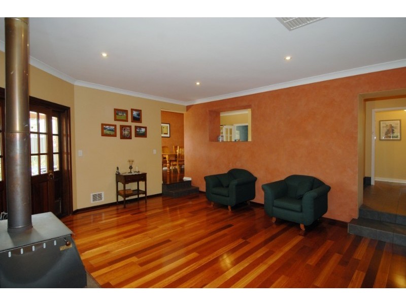 14 Warner Road, High Wycombe WA 6057