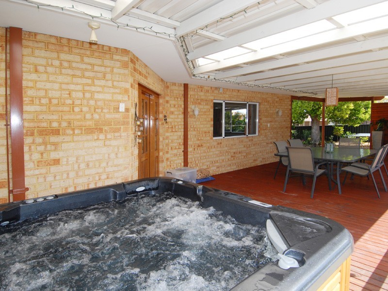 14 Warner Road, High Wycombe WA 6057