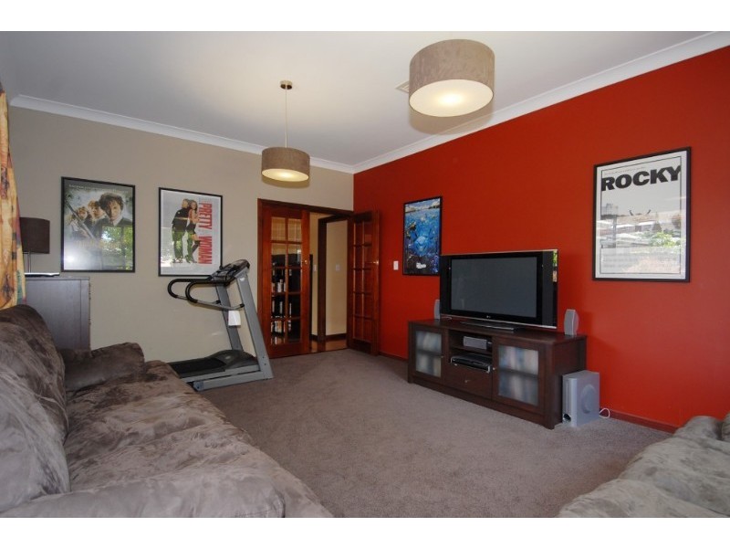 14 Warner Road, High Wycombe WA 6057