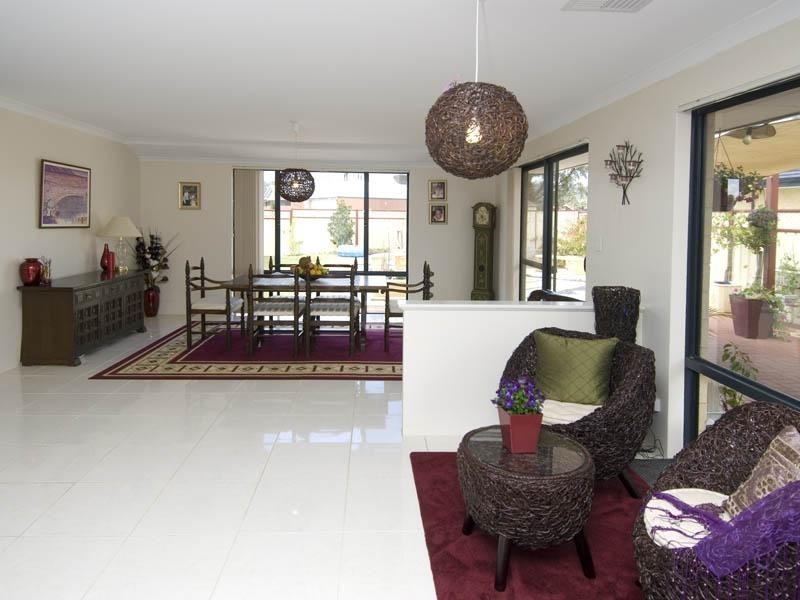 9 Yirrdah Court, Maida Vale WA 6057
