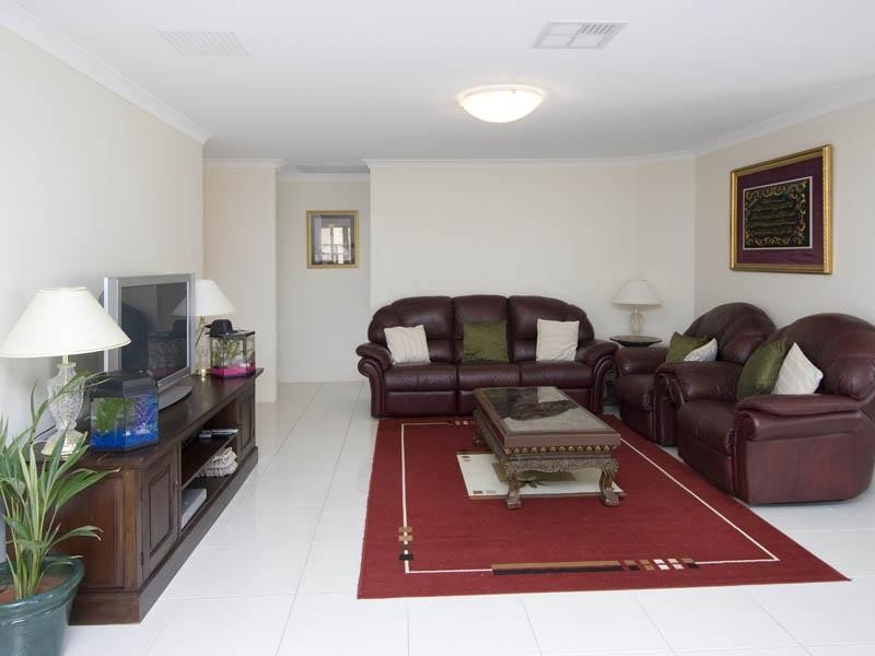 9 Yirrdah Court, Maida Vale WA 6057