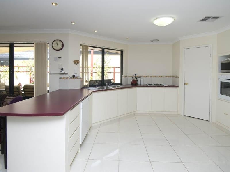 9 Yirrdah Court, Maida Vale WA 6057
